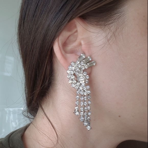 Vintage Jewelry - 💎Vintage earrings clip-on EUC💎